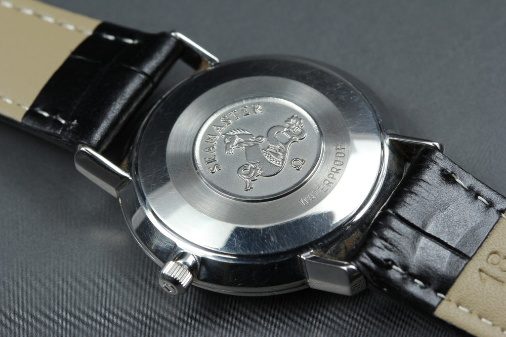 Near MINT OMEGA Seamaster De Ville 33mm Manual Silver Dial Men's Watch Vintage