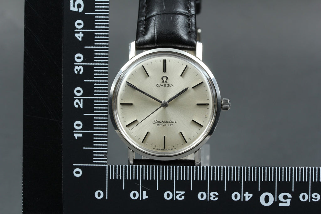Near MINT OMEGA Seamaster De Ville 33mm Manual Silver Dial Men's Watch Vintage