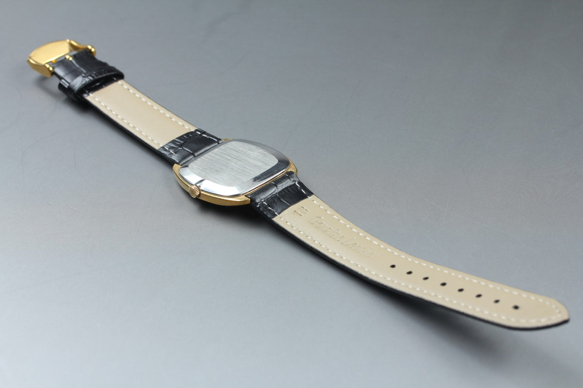 1975 Near MINT OMEGA De Ville 32mm 111.0139 Manual Gold Dial Men's Watch Vintage