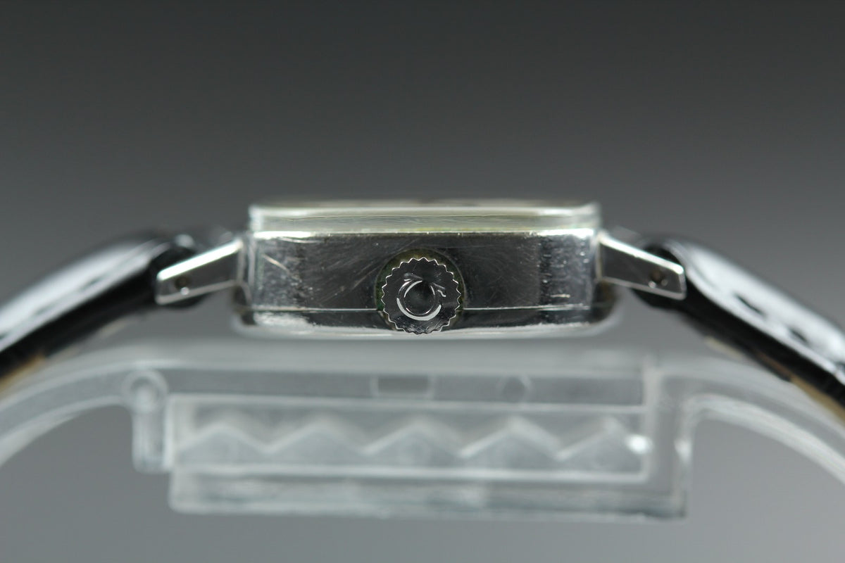 1973 Near MINT OMEGA Geneve 24mm 511.413 Manual Silver Dial Women's Vintage