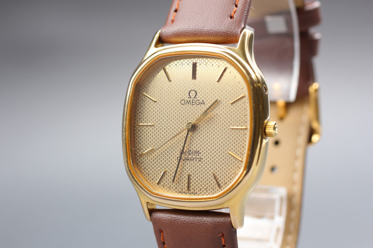 1982 Near MINT OMEGA De Ville 32mm 195.0013 Quartz Gold Dial Men's Watch Vintage