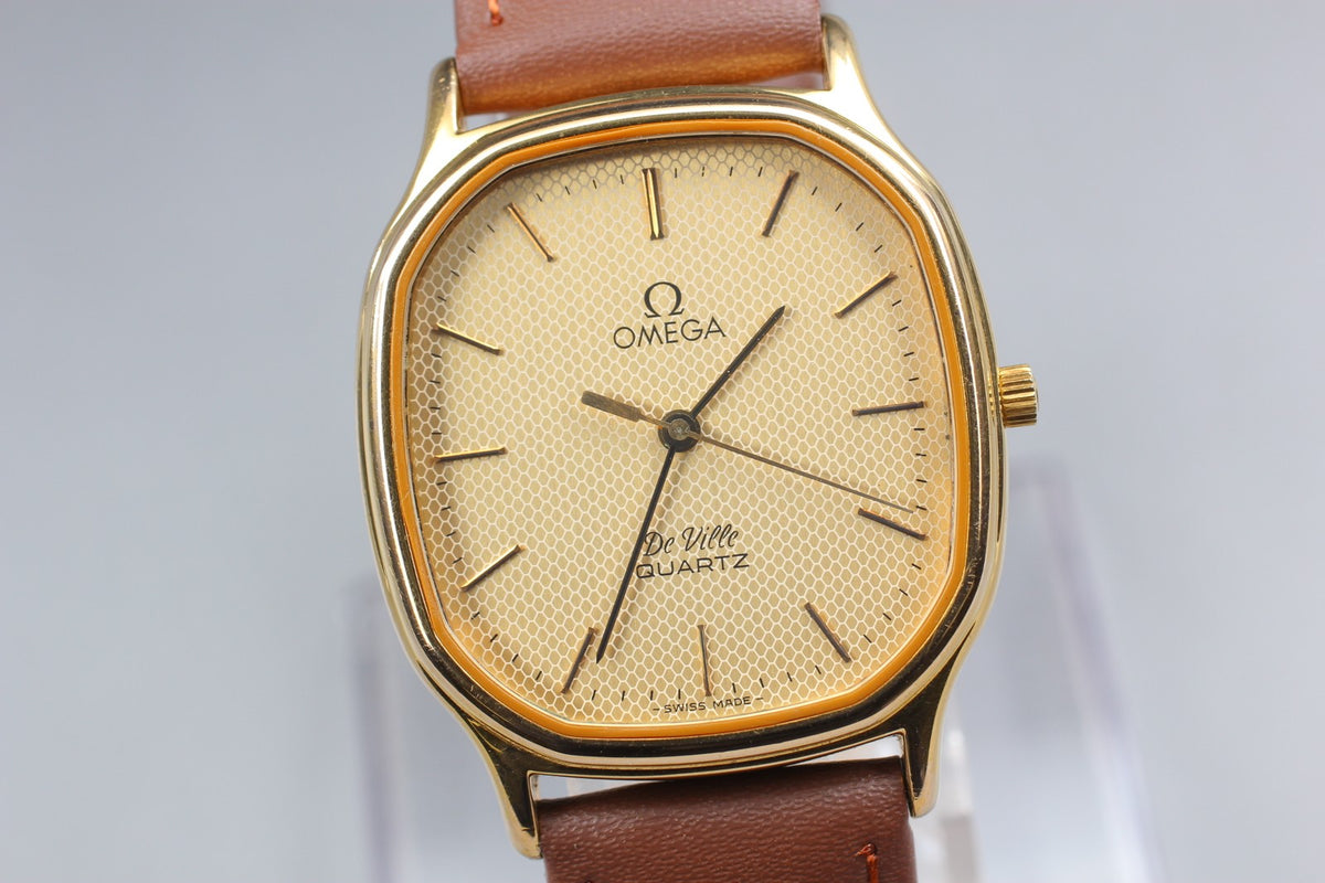 1982 Near MINT OMEGA De Ville 32mm 195.0013 Quartz Gold Dial Men's Watch Vintage