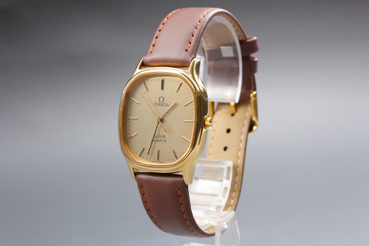 1982 Near MINT OMEGA De Ville 32mm 195.0013 Quartz Gold Dial Men's Watch Vintage