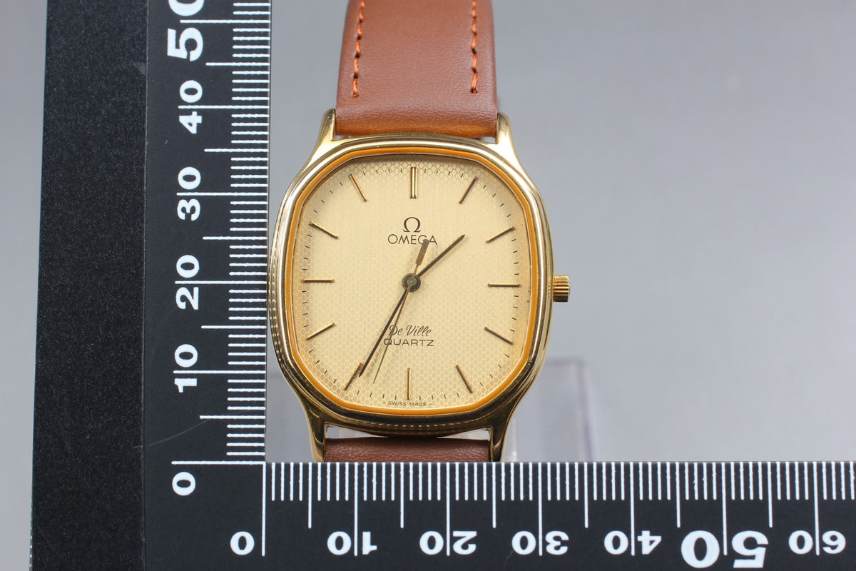 1982 Near MINT OMEGA De Ville 32mm 195.0013 Quartz Gold Dial Men's Watch Vintage