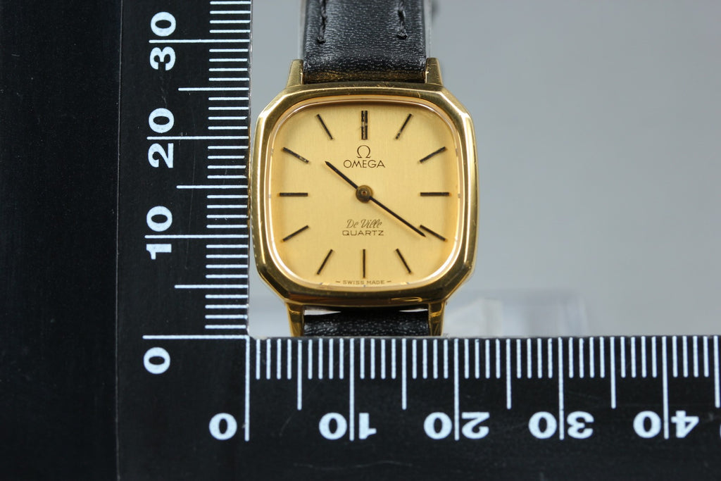 1979 Near MINT OMEGA De Ville 22mm 591.0047 Quartz Gold Dial Women's Vintage