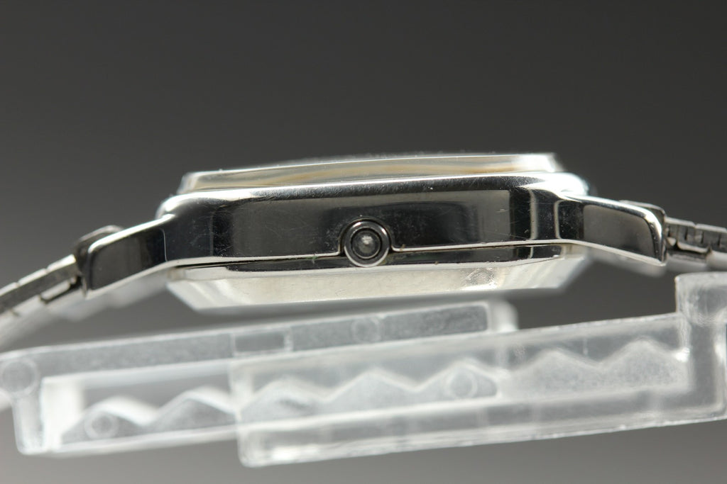 1978 Near MINT OMEGA De Ville 22mm 591.0084 Quartz Silver Dial Women's Vintage