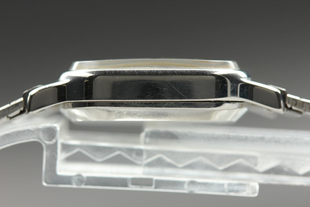 1978 Near MINT OMEGA De Ville 22mm 591.0084 Quartz Silver Dial Women's Vintage