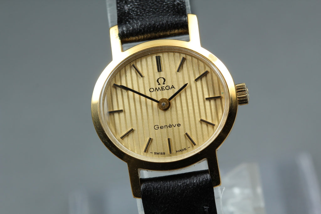 1975 Near MINT OMEGA Geneve 23mm 511.0412 Manual Gold Dial Women's Watch Vintage