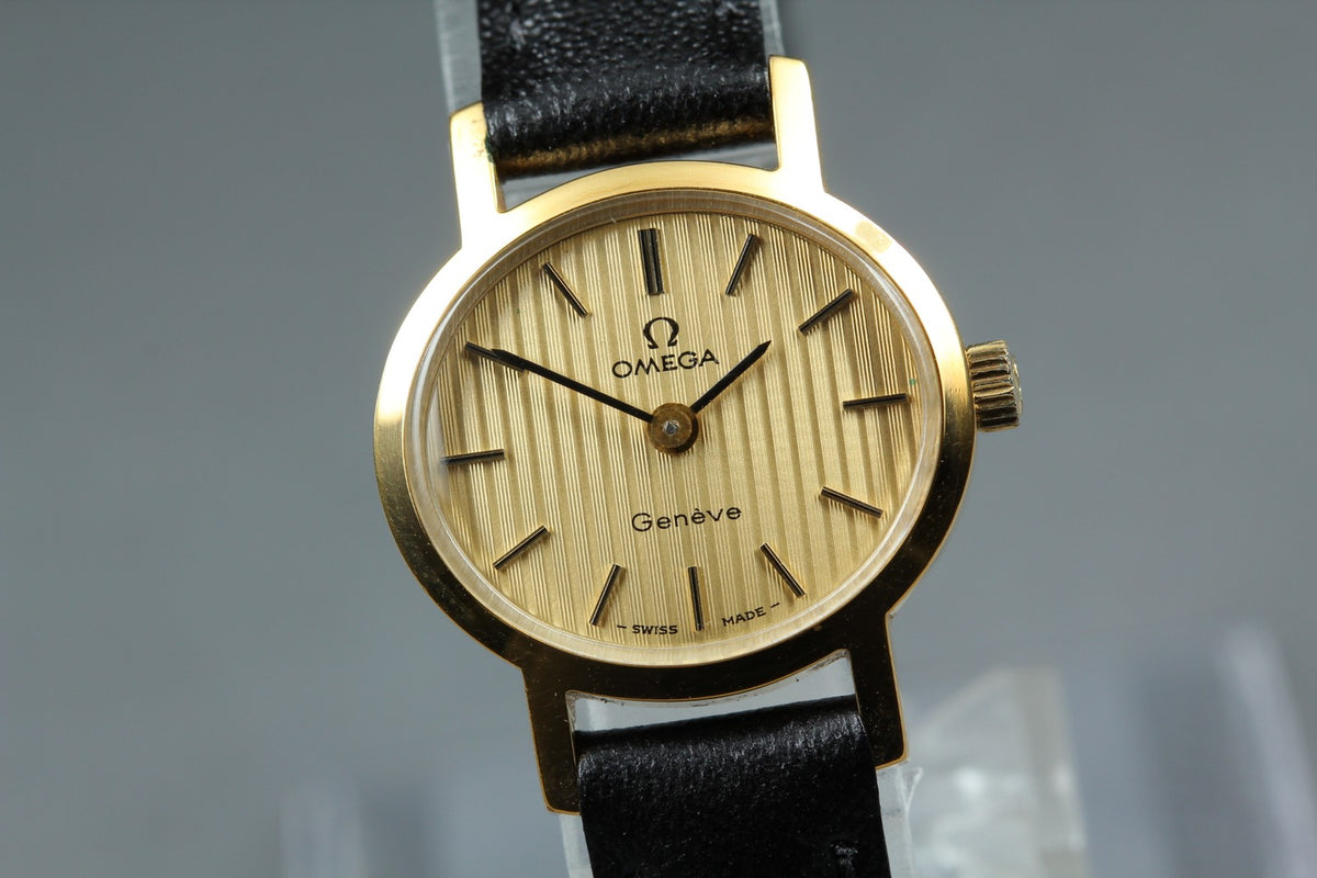 1975 Near MINT OMEGA Geneve 23mm 511.0412 Manual Gold Dial Women's Watch Vintage