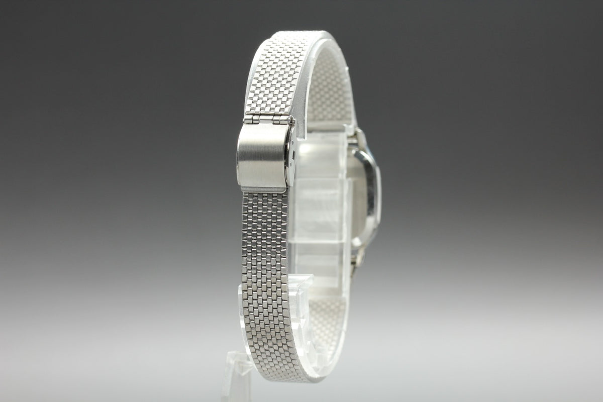 1978 Near MINT OMEGA De Ville 22mm 591.0084 Quartz Silver Dial Women's Vintage