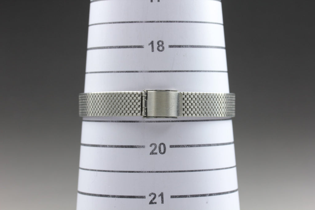 1978 Near MINT OMEGA De Ville 22mm 591.0084 Quartz Silver Dial Women's Vintage