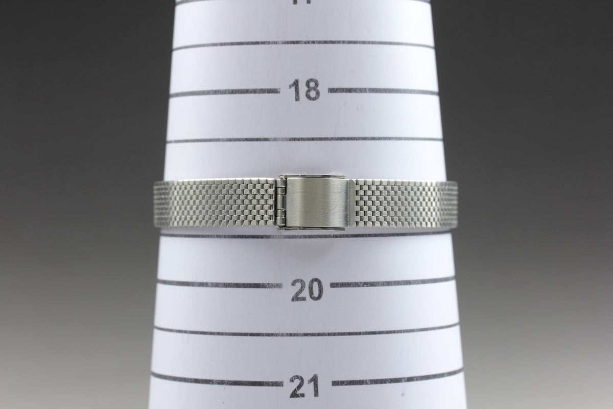 1978 Near MINT OMEGA De Ville 22mm 591.0084 Quartz Silver Dial Women's Vintage
