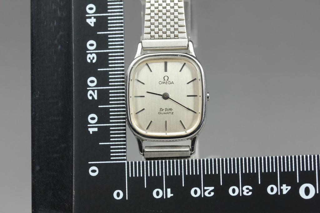 1978 Near MINT OMEGA De Ville 22mm 591.0084 Quartz Silver Dial Women's Vintage