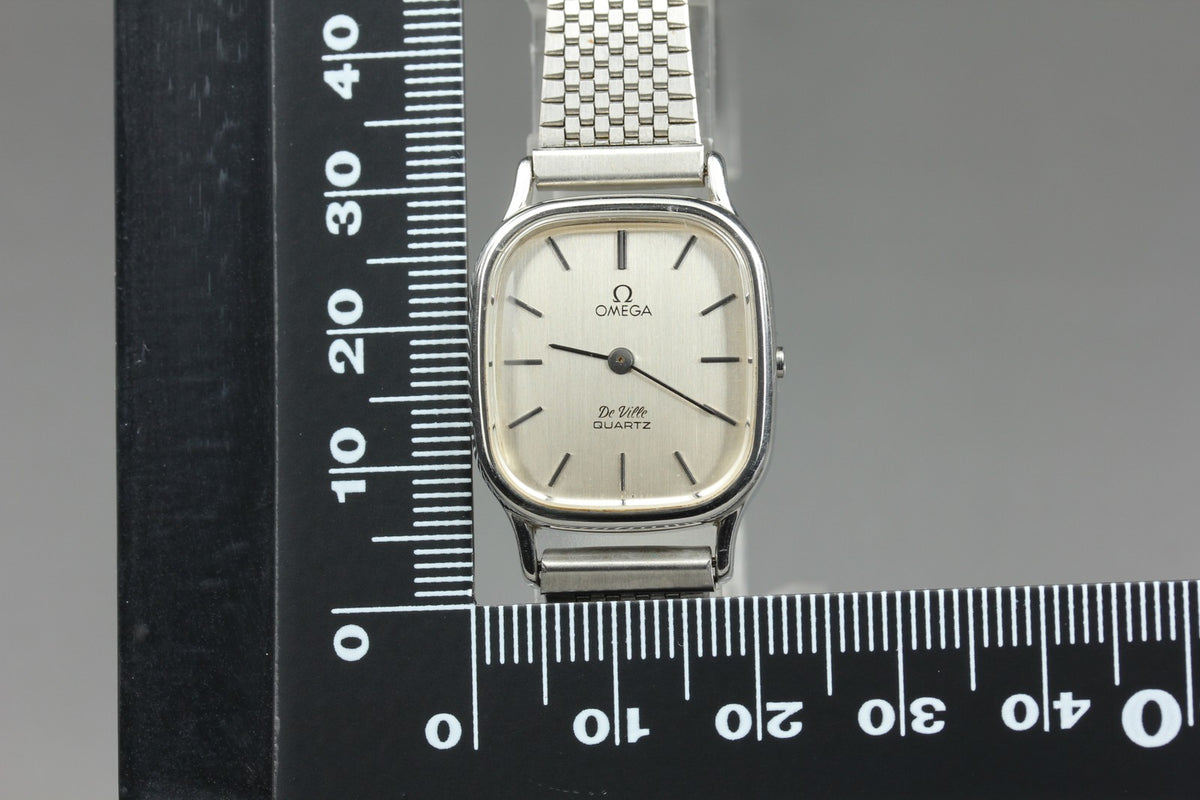 1978 Near MINT OMEGA De Ville 22mm 591.0084 Quartz Silver Dial Women's Vintage