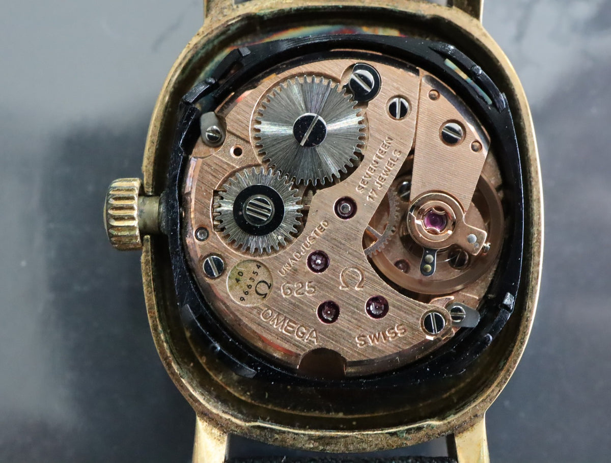 1977 Near MINT OMEGA De Ville 21mm 511.0509 Manual Gold Roman Dial Women Vintage