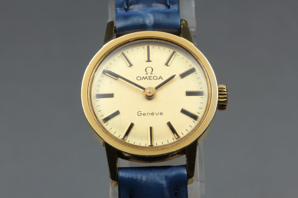 1974 Near MINT OMEGA Geneve 20mm 511.0451 Manual Gold Dial Women's Watch Vintage