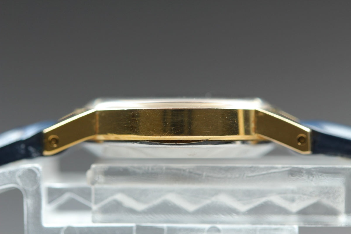 1974 Near MINT OMEGA Geneve 20mm 511.0451 Manual Gold Dial Women's Watch Vintage