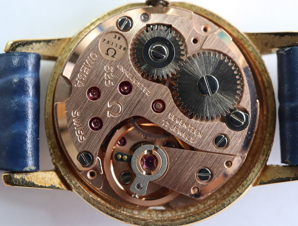 1974 Near MINT OMEGA Geneve 20mm 511.0451 Manual Gold Dial Women's Watch Vintage