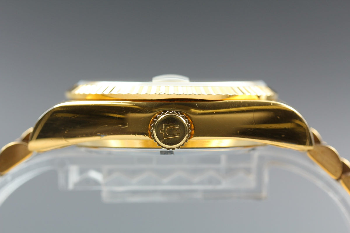 Near MINT BULOVA Super Seville 35mm 4410101 Automatic Gold Dial Men's Vintage