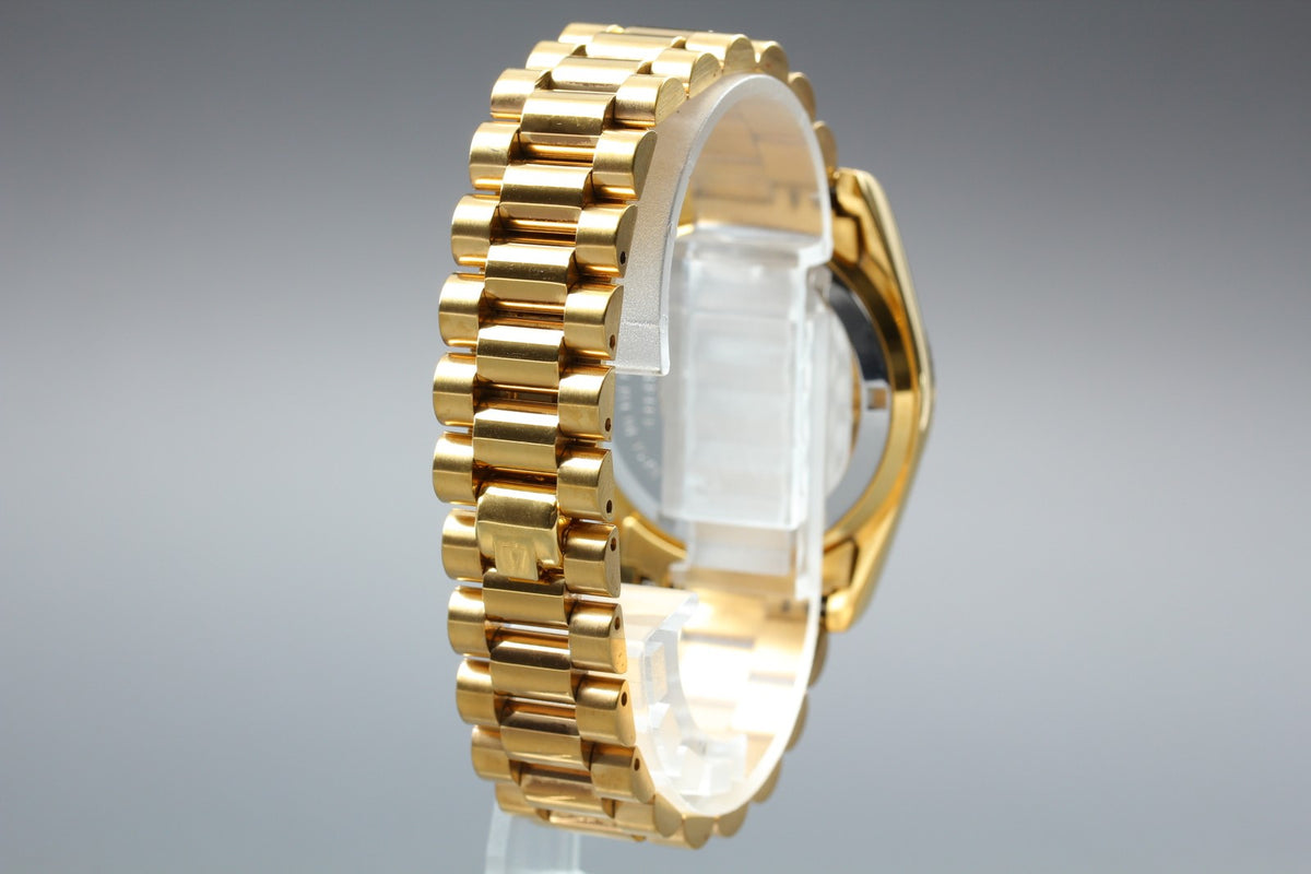 Near MINT BULOVA Super Seville 35mm 4410101 Automatic Gold Dial Men's Vintage