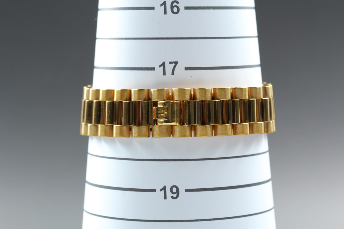 Near MINT BULOVA Super Seville 35mm 4410101 Automatic Gold Dial Men's Vintage