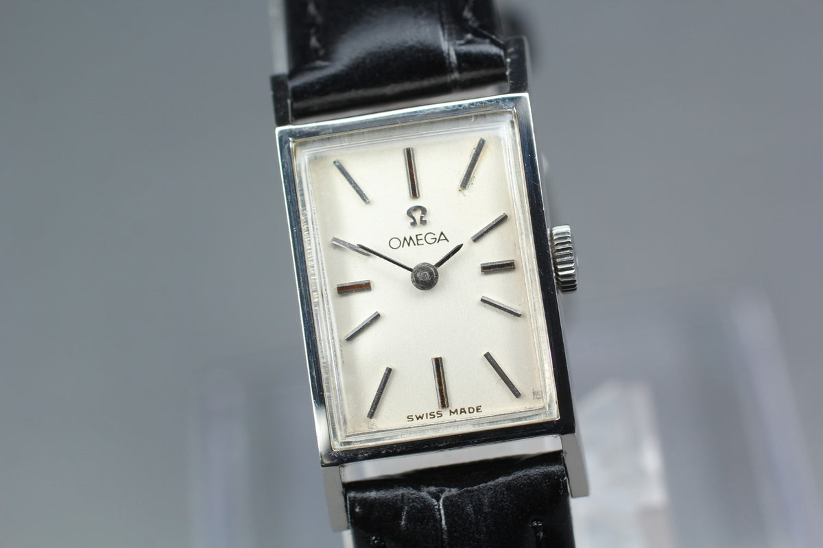 1965 Near MINT OMEGA 15mm 511.163 Manual Wind Silver Dial Women's Watch Vintage