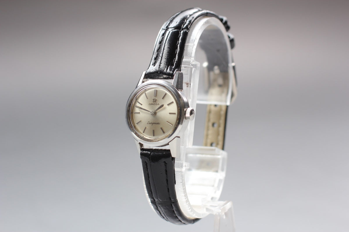 1964 Near MINT OMEGA Seamaster Ladymatic 20mm 555.001 Automatic Women's Vintage