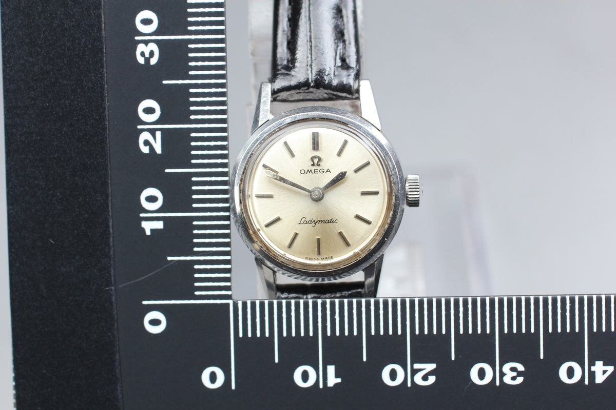 1964 Near MINT OMEGA Seamaster Ladymatic 20mm 555.001 Automatic Women's Vintage