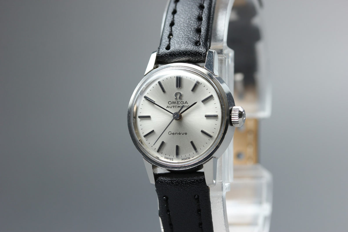 1969 Near MINT OMEGA Seamaster Geneve 21mm 565.002 Automatic Women's Vintage