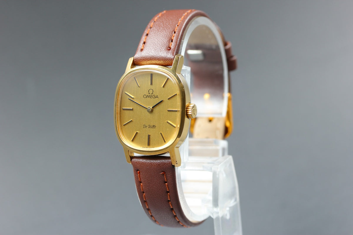 1979 Near MINT OMEGA De Ville 21mm 511.0509 Manual Gold Dial Women's Vintage