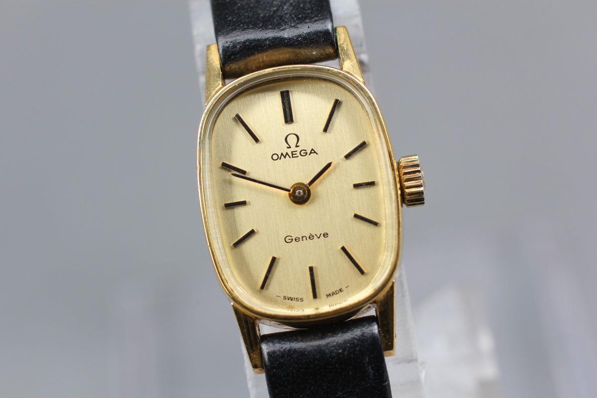 1973 Near MINT OMEGA Geneve 15mm 511.454 Manual Gold Dial Women's Watch Vintage