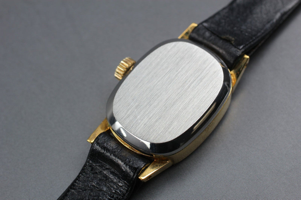 1973 Near MINT OMEGA Geneve 15mm 511.454 Manual Gold Dial Women's Watch Vintage