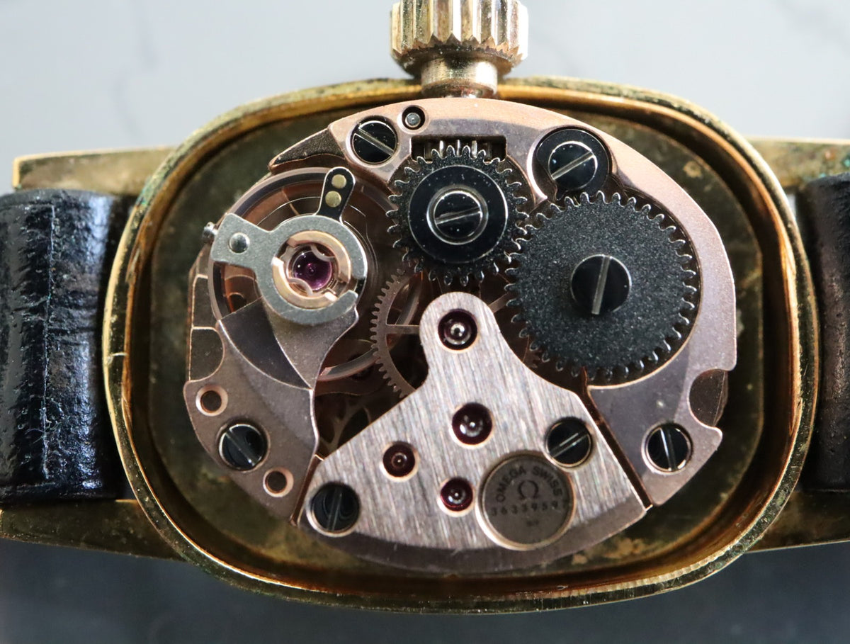 1973 Near MINT OMEGA Geneve 15mm 511.454 Manual Gold Dial Women's Watch Vintage