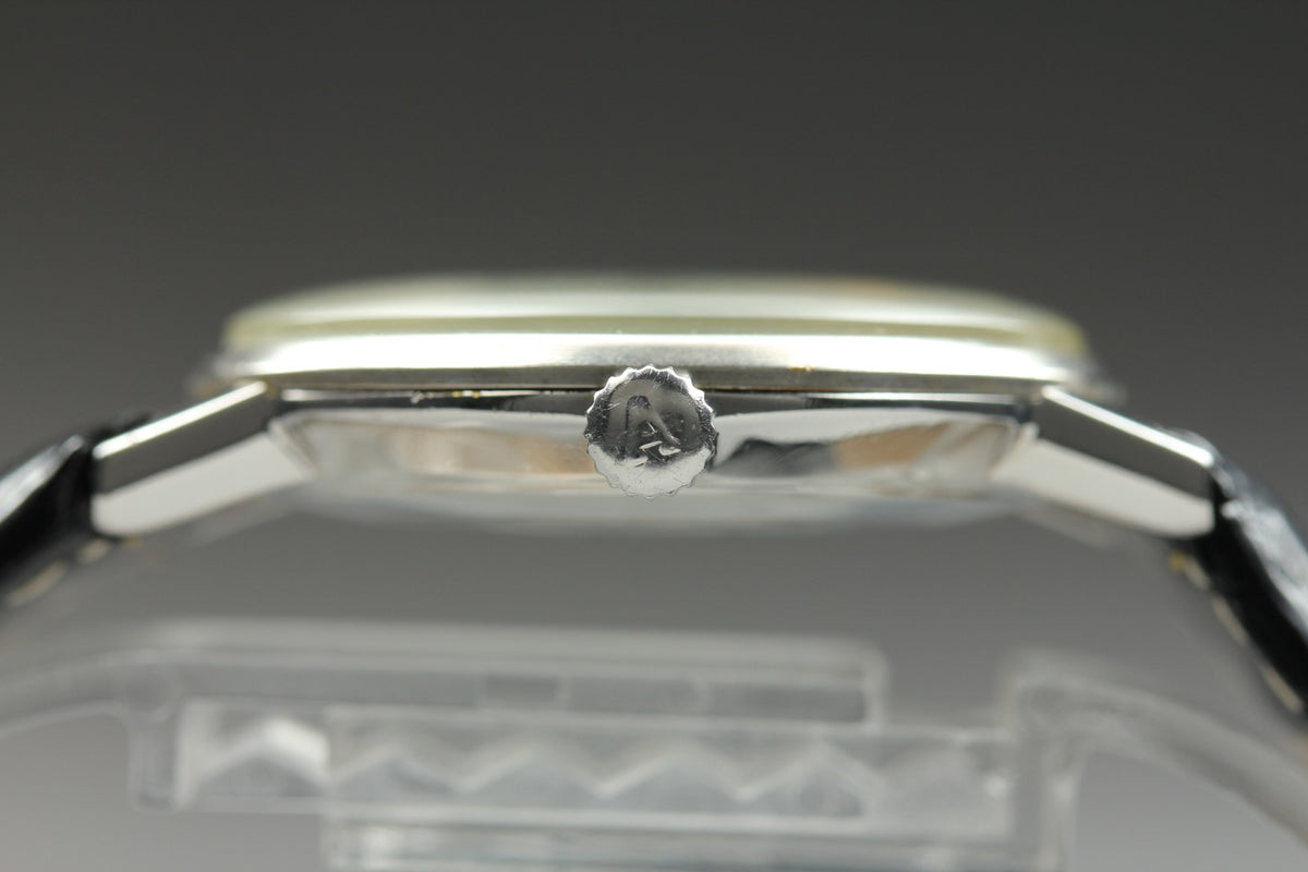 Near MINT OMEGA Seamaster 34mm Manual Winding Silver Dial Men's Wach Vintage