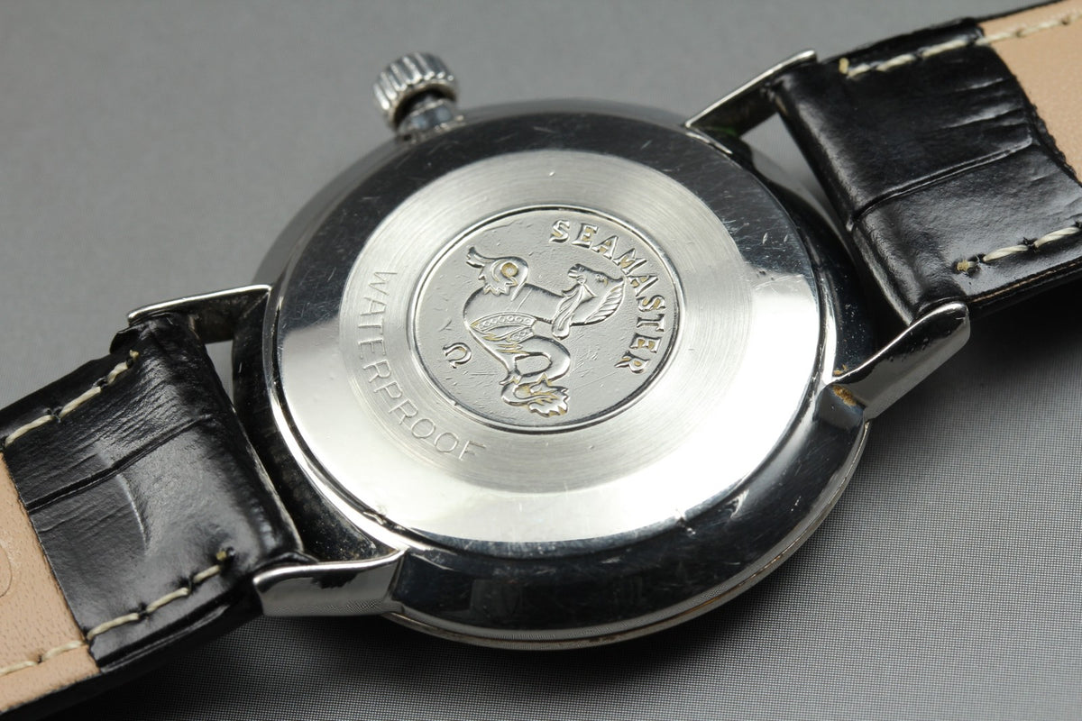 Near MINT OMEGA Seamaster 34mm Manual Winding Silver Dial Men's Wach Vintage