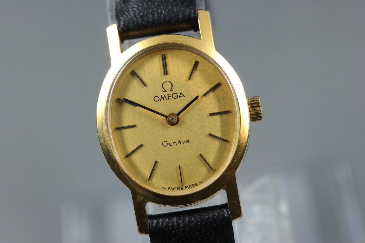 1975 Near MINT OMEGA Geneve 21mm 511.0411 Manual Gold Dial Women's Watch Vintage