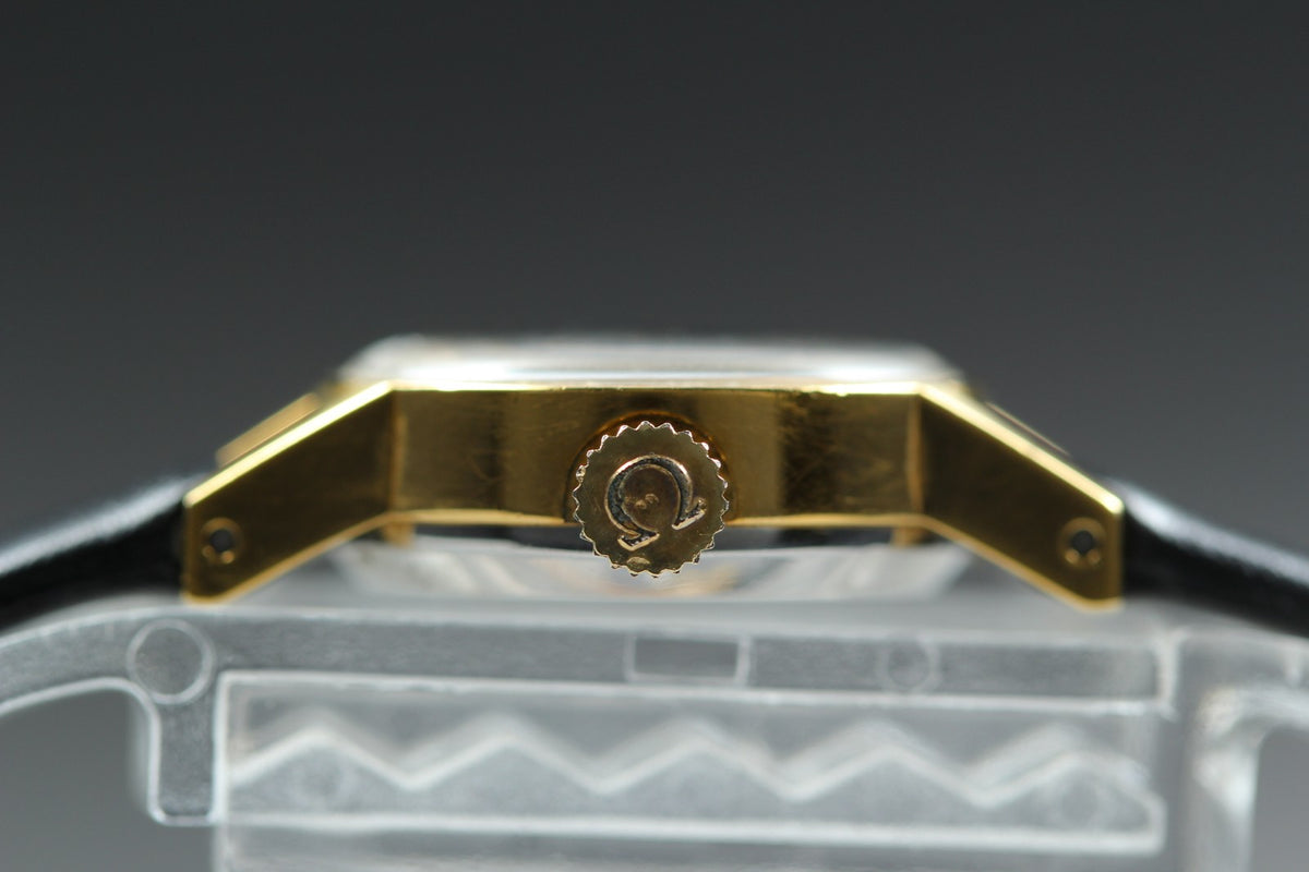1971 Near MINT OMEGA Geneve 17mm 511.0388 Manual Champagne Dial Women's Vintage