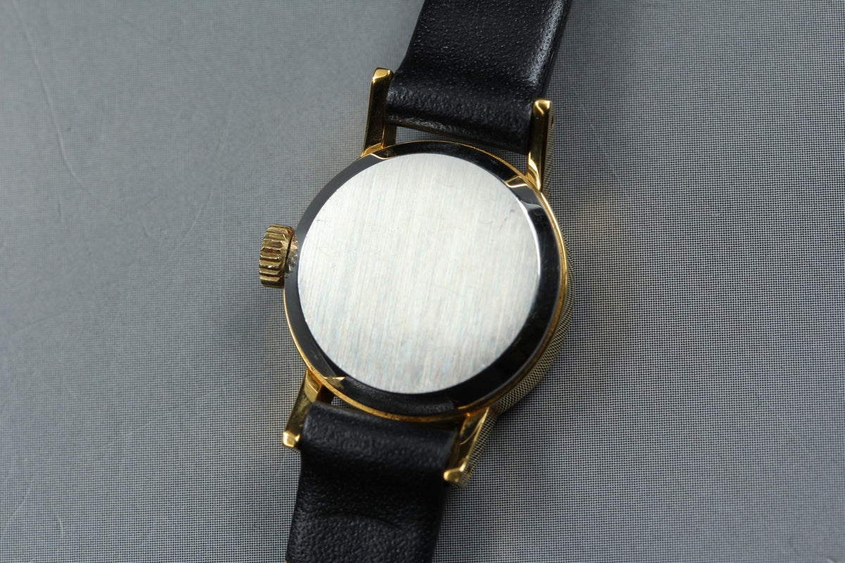 1971 Near MINT OMEGA Geneve 17mm 511.0388 Manual Champagne Dial Women's Vintage