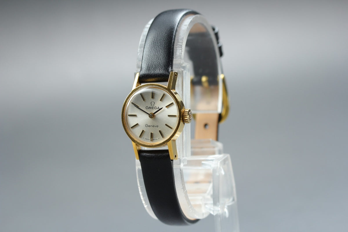 1971 Near MINT OMEGA Geneve 17mm 511.0388 Manual Champagne Dial Women's Vintage