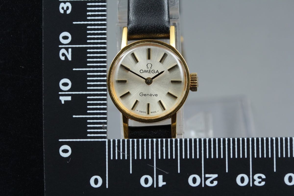 1971 Near MINT OMEGA Geneve 17mm 511.0388 Manual Champagne Dial Women's Vintage