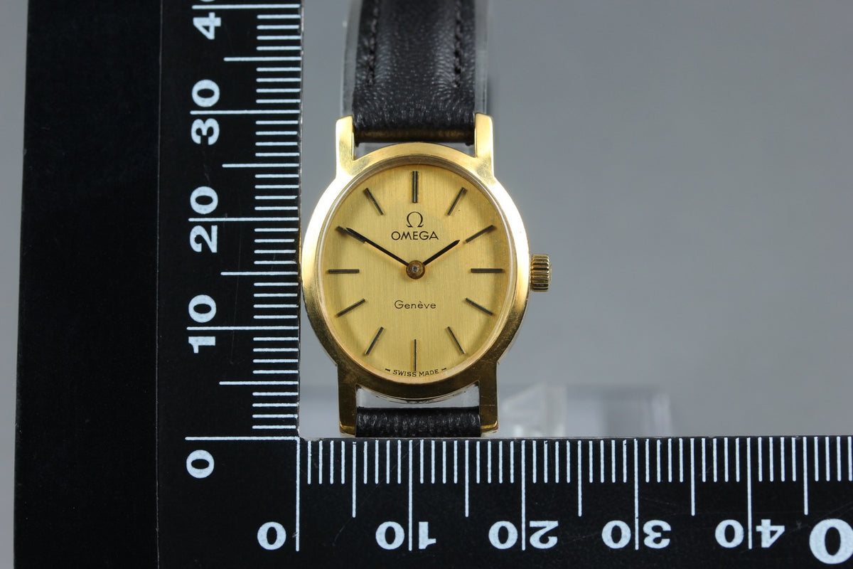 1975 Near MINT OMEGA Geneve 21mm 511.0411 Manual Gold Dial Women's Watch Vintage