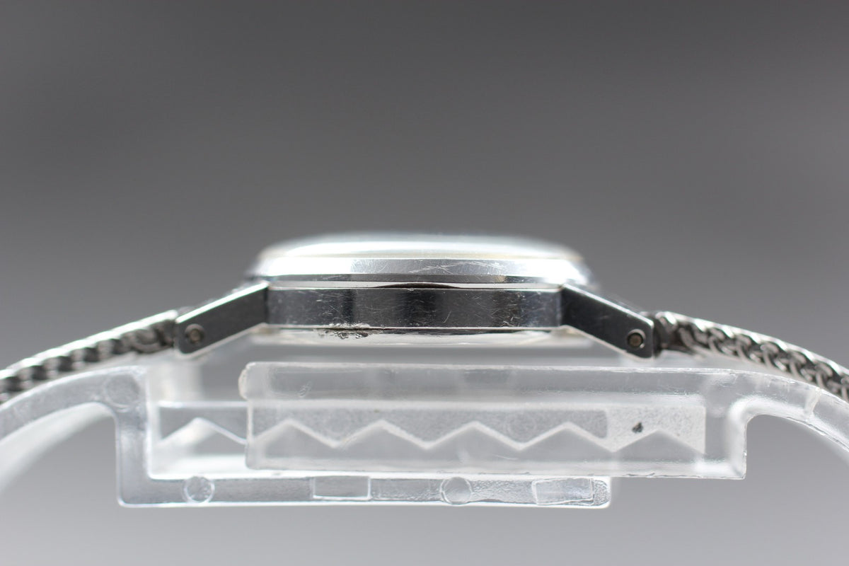 1967 Near MINT OMEGA Geneve 20mm 511.00213 Manual Silver Dial Women's Vintage