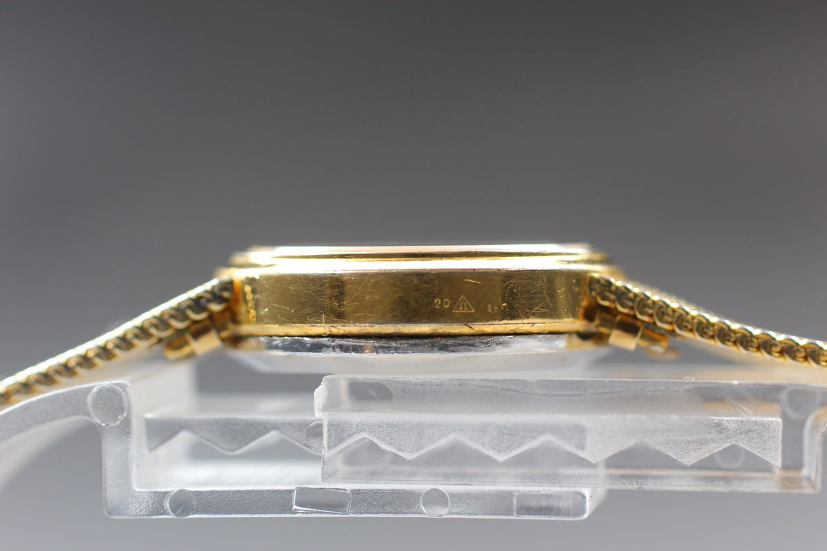 1979 Near MINT OMEGA De Ville 23mm 591.057 Quartz Gold Dial Women's Vintage