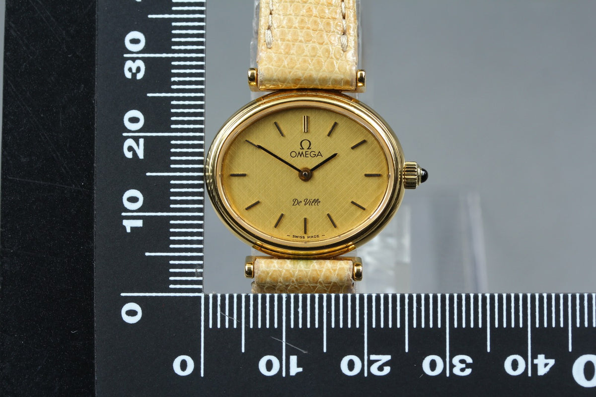 1979 Near MINT OMEGA De Ville 24mm 511.0566 Manual Gold Dial Women's Vintage