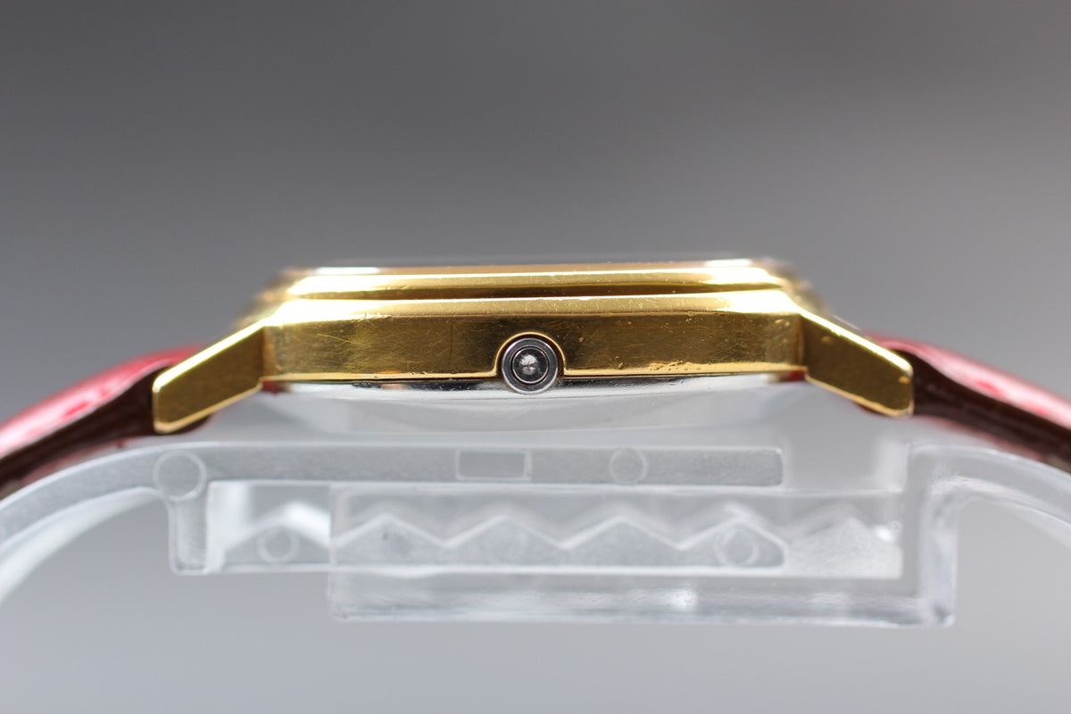 1979 Near MINT OMEGA De Ville 23mm 591.0021 Quartz Gold Dial Women's Vintage