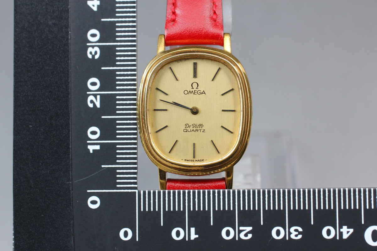 1979 Near MINT OMEGA De Ville 23mm 591.0021 Quartz Gold Dial Women's Vintage