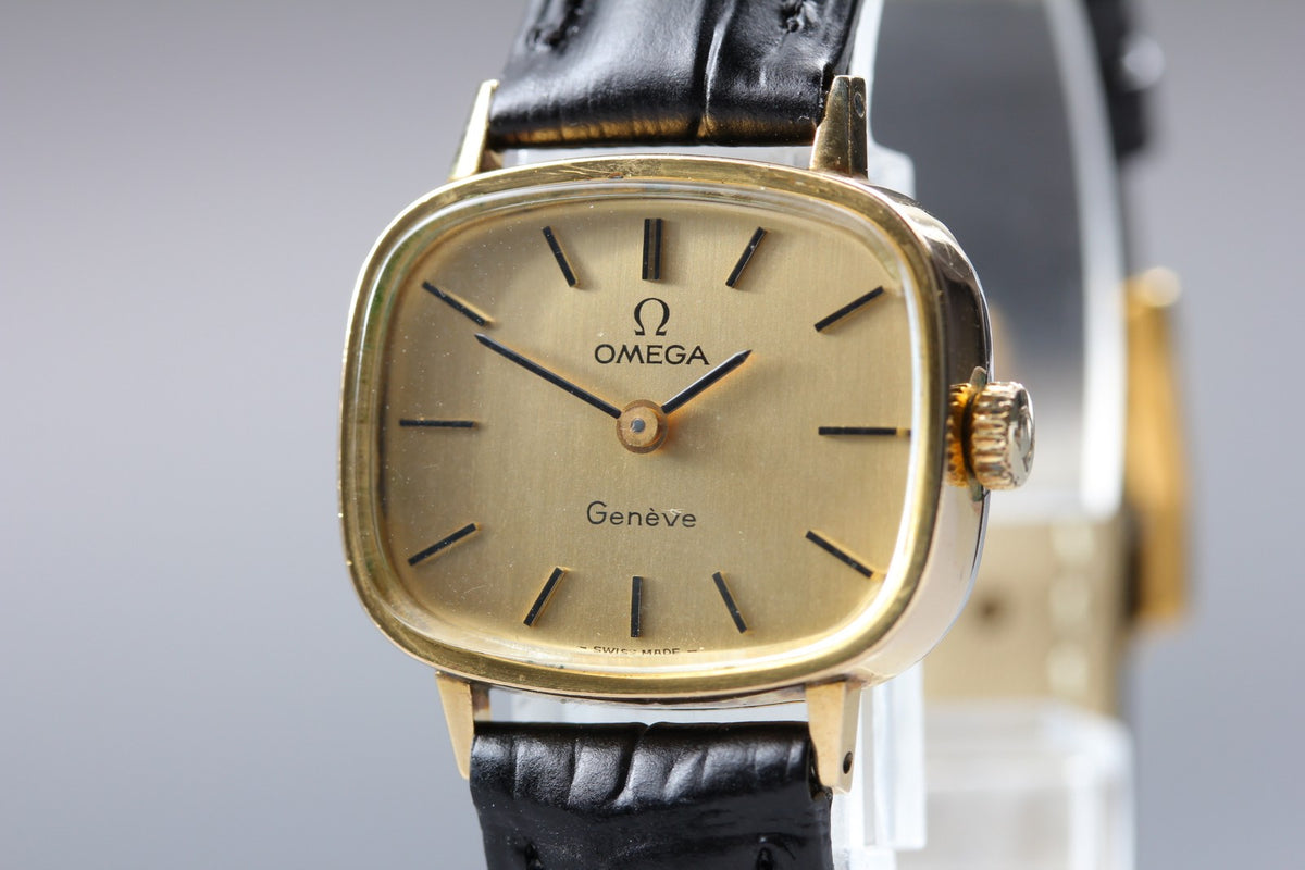 1973 Near MINT OMEGA Geneve 24mm 511.413 Manual Gold Dial Women's Watch Vintage