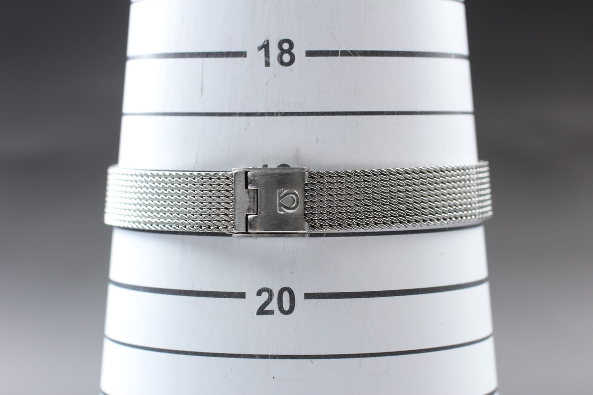 1973 Near MINT OMEGA Geneve 25mm 511.410 Manual Silver Dial Women's Vintage