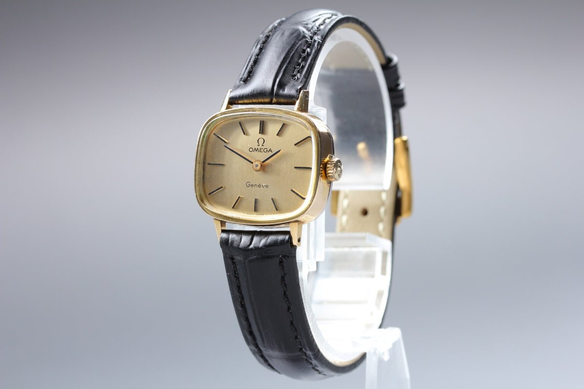 1973 Near MINT OMEGA Geneve 24mm 511.413 Manual Gold Dial Women's Watch Vintage