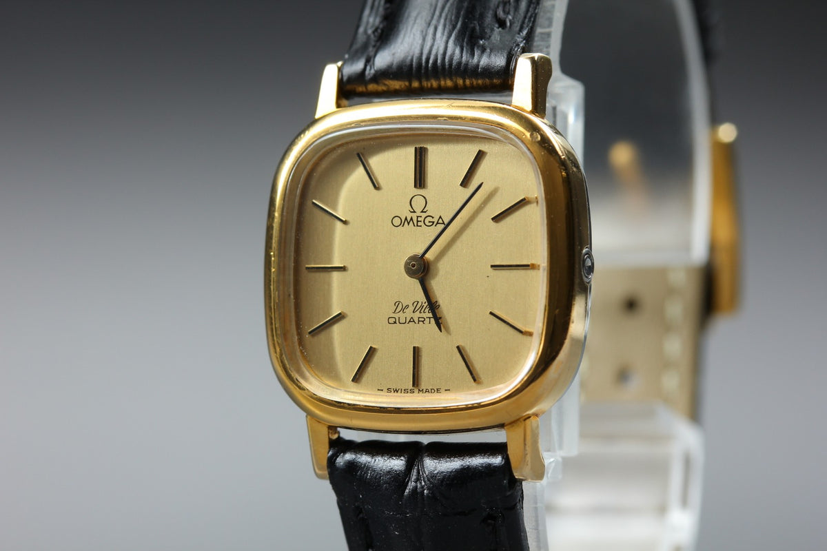 1979 Near MINT OMEGA De Ville 23mm 591.014 Quartz Gold Dial Women's Vintage